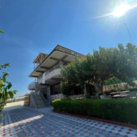 Guest House Ilir Berat Exterior photo