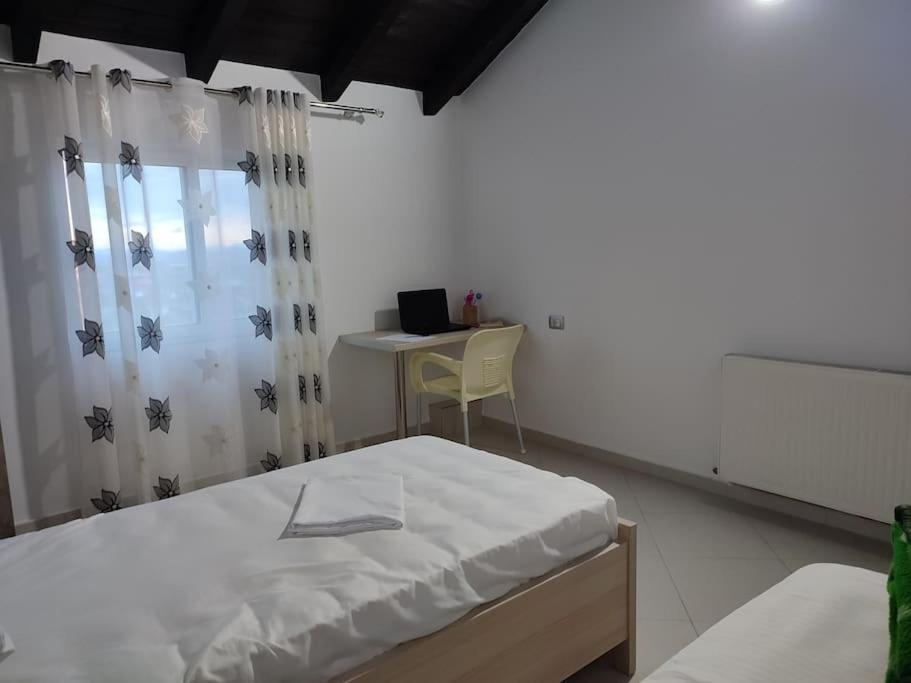 Guest House Ilir Berat Exterior photo