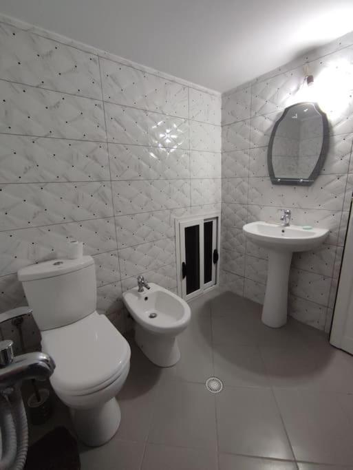 Guest House Ilir Berat Exterior photo