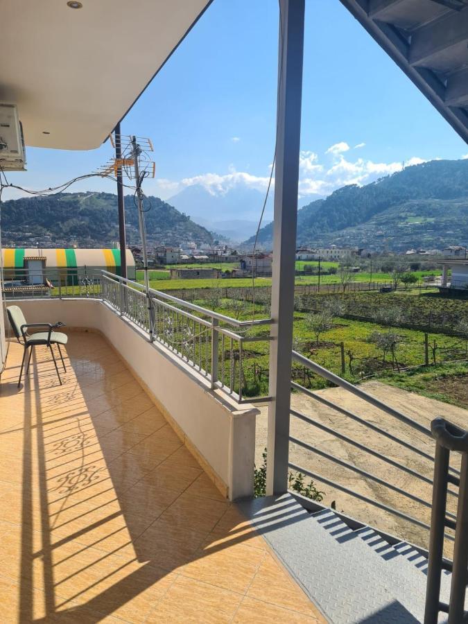 Guest House Ilir Berat Exterior photo