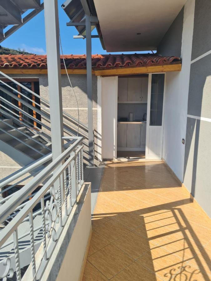 Guest House Ilir Berat Exterior photo
