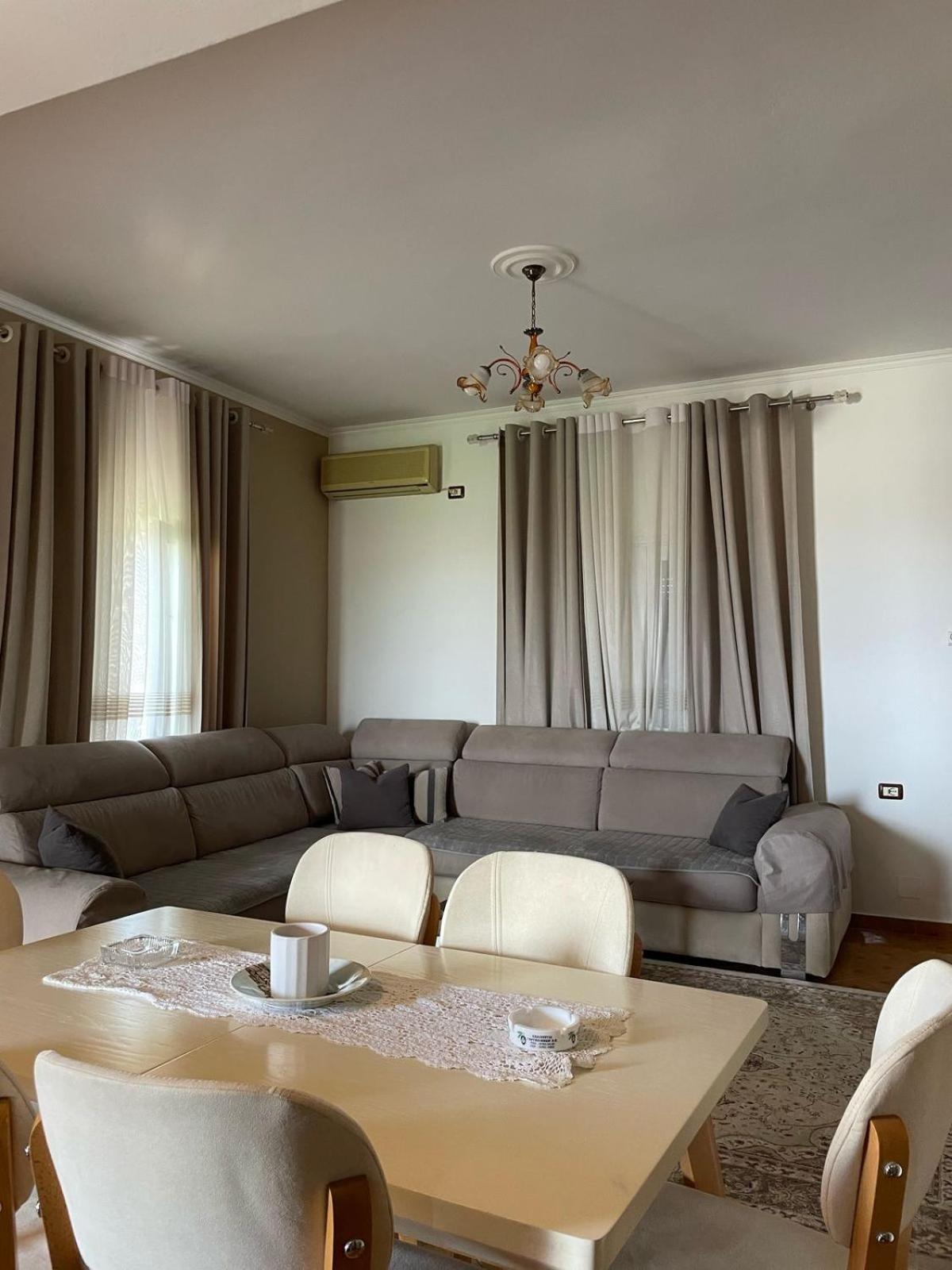 Guest House Ilir Berat Exterior photo