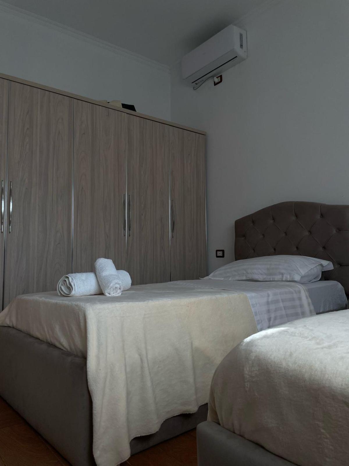 Guest House Ilir Berat Exterior photo